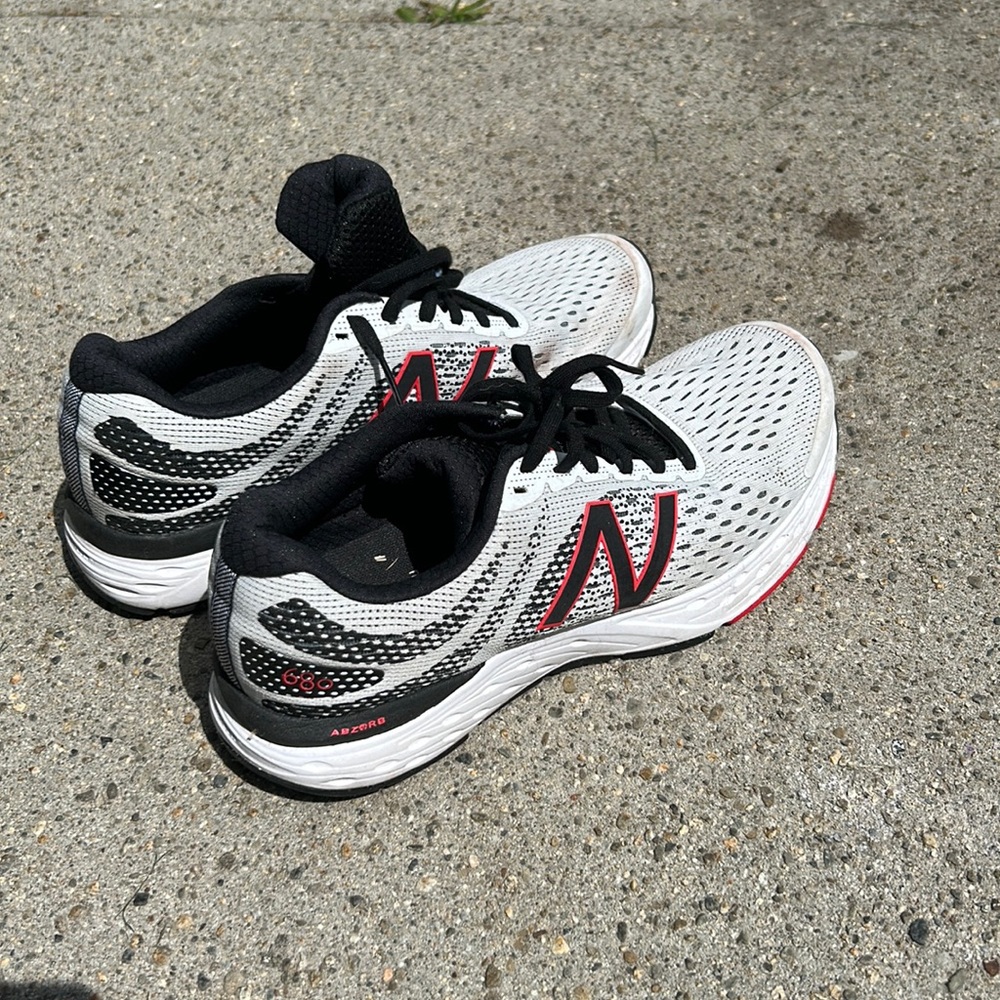 NEW NEVER WORN New Balance running shoes